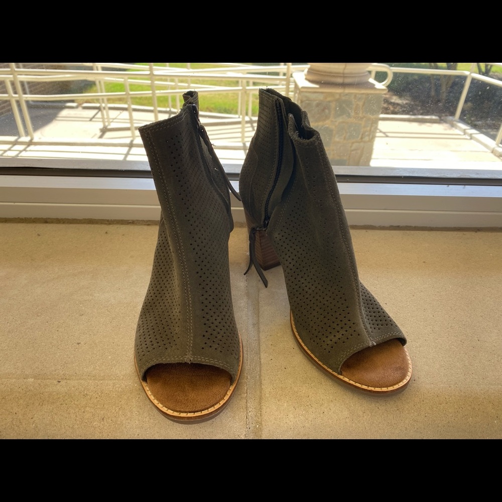 TOMS Majorca open toe booties.  3inch block heel.